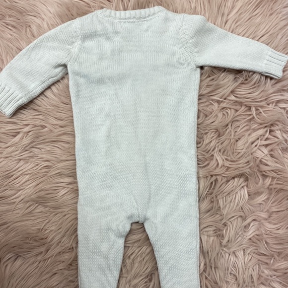 Comfy Baby Outfit - Picture 4 of 4